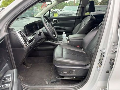Used 2024 Kia Sorento S w/ Panoramic Sunroof Package FWD image 17