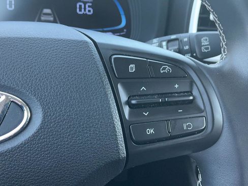 Certified 2023 Hyundai Venue Limited FWD image 19