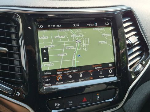 Used 2021 Jeep Cherokee Limited w/ Elite Package AWD/4WD image 18