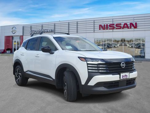 New 2026 Nissan Kicks SV w/ Cold Weather Package FWD image 3