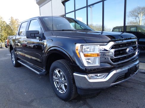 Used 2023 Ford F150 XLT w/ XTR Package image 3