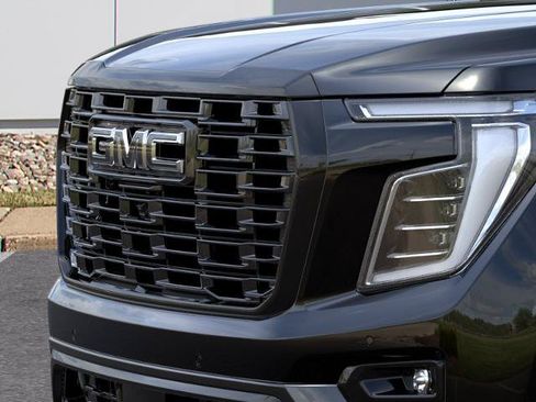 New 2026 GMC Yukon XL Denali Ultimate w/ LPO, Floor Liner Package AWD/4WD image 13