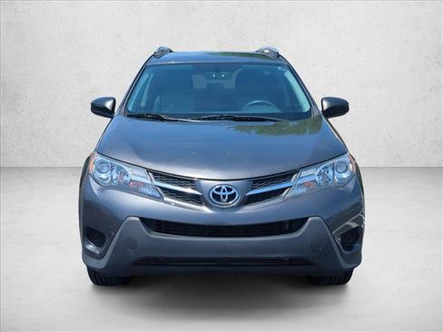 Used 2014 Toyota RAV4 LE FWD image 2