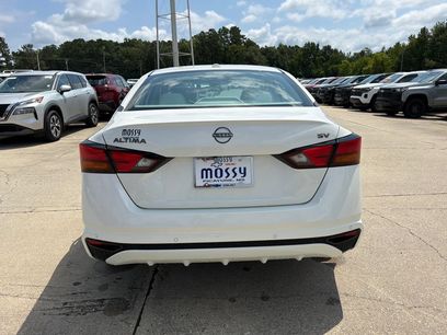 Used 2024 Nissan Altima 2.5 SV