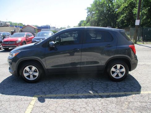 Used 2021 Chevrolet Trax LS FWD image 9