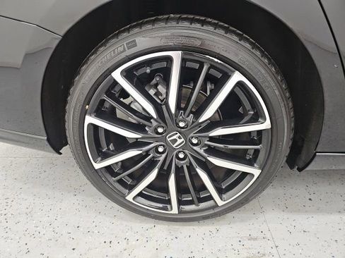 Used 2023 Honda Accord Touring image 7