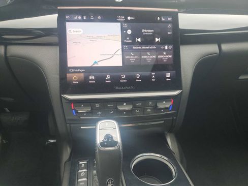 Used 2022 Maserati Quattroporte Modena Q4 image 15