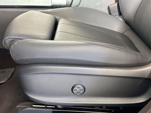 Certified 2025 Mercedes-Benz EQB 300 4MATIC image 18