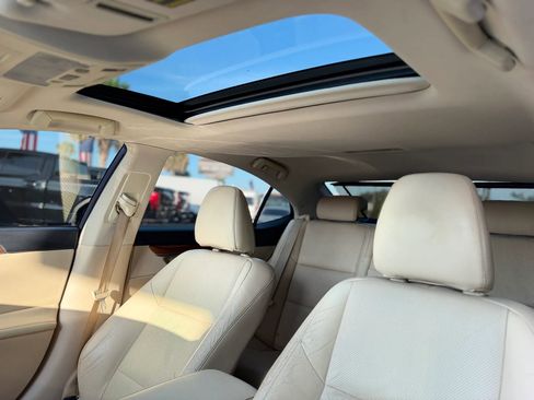 Used 2013 Lexus ES 300h w/ Luxury Pkg FWD image 32
