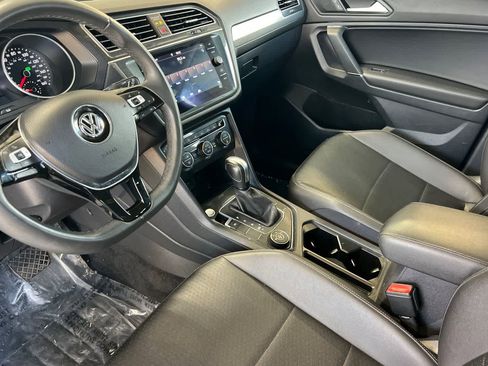 Used 2020 Volkswagen Tiguan SE AWD/4WD image 14
