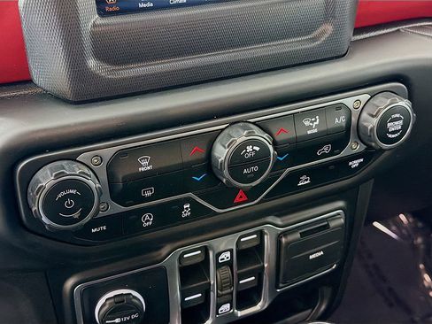 Used 2021 Jeep Wrangler Unlimited Rubicon image 34