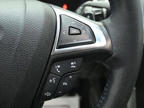 Used 2016 Ford Edge SEL w/ Equipment Group 201A AWD/4WD image 13