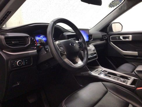 Used 2023 Ford Explorer XLT w/ Equipment Group 202A image 10