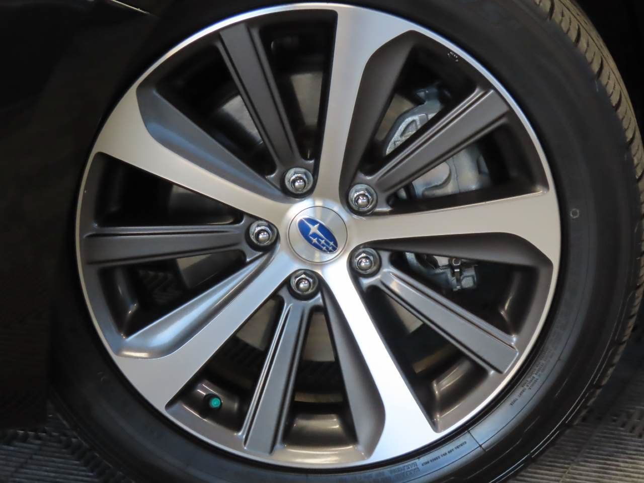Used 2017 Subaru Legacy 3.6R Limited w/ Popular Package #4 AWD/4WD image 6