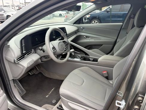 Certified 2026 Hyundai Elantra SEL Sport Premium FWD image 8