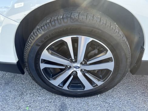 Used 2019 Subaru Outback 2.5i Limited image 9