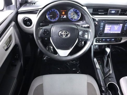 Used 2018 Toyota Corolla LE w/ Carpet Mat Package (TMS) FWD image 28
