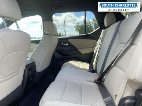 Used 2023 Chevrolet Traverse LS FWD image 9
