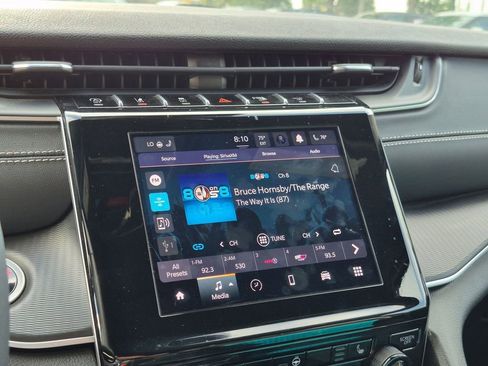 Used 2025 Jeep Grand Cherokee Altitude AWD/4WD image 19