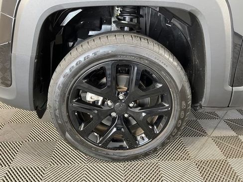 Used 2023 Jeep Renegade Altitude AWD/4WD image 11