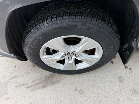 Used 2019 Toyota RAV4 XLE image 8