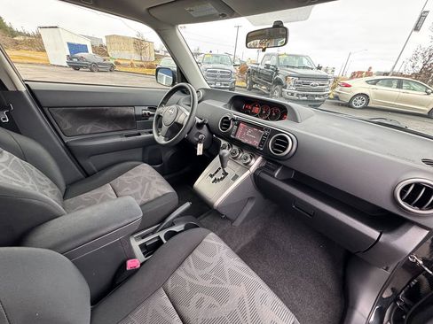 Used 2014 Scion xB image 18