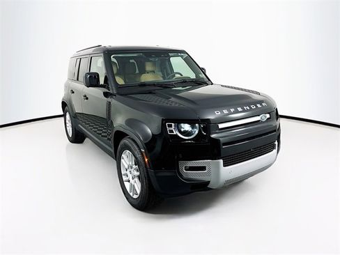 Used 2025 Land Rover Defender 110 S image 3
