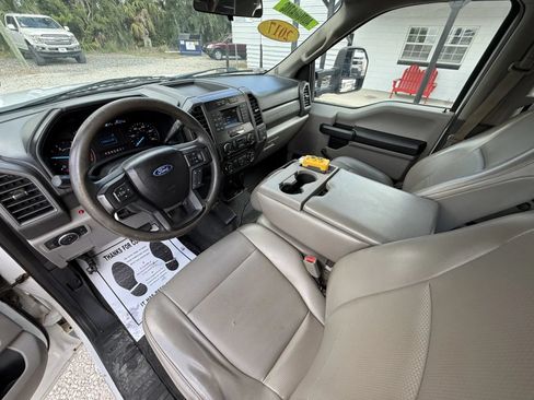 Used 2017 Ford F550 4x4 Crew Cab Super Duty image 23