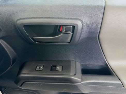 Used 2020 Toyota Tacoma SR image 30