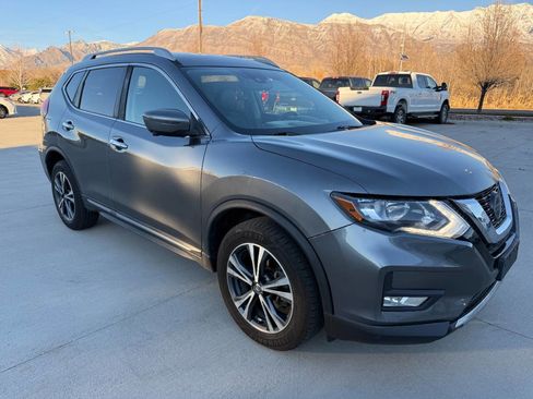 Used 2018 Nissan Rogue SL image 9