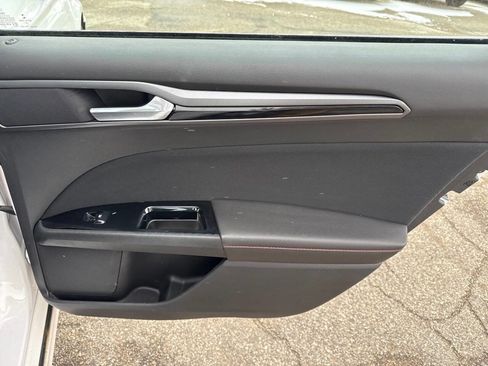 Used 2013 Ford Fusion SE image 29