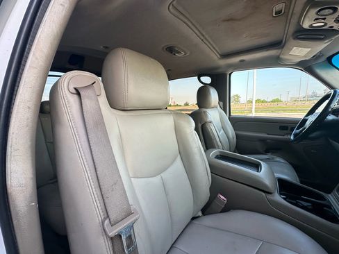 Used 2005 Chevrolet Avalanche Z66 w/ Sun And Sound Package image 17