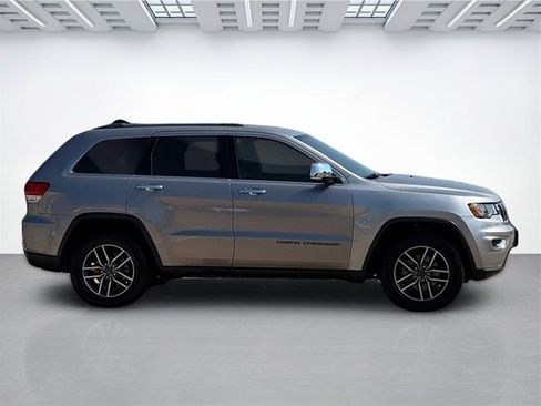 Used 2020 Jeep Grand Cherokee Limited w/ Luxury Group II image 4