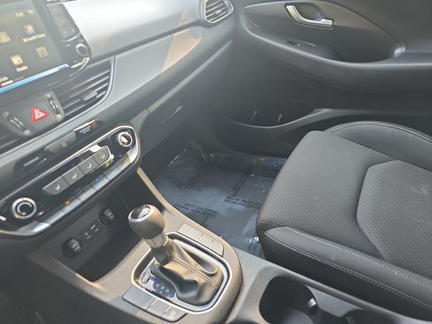 Used 2018 Hyundai Elantra GT FWD image 23