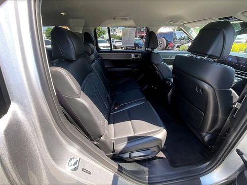 Used 2025 Hyundai Santa Fe SEL AWD/4WD image 16