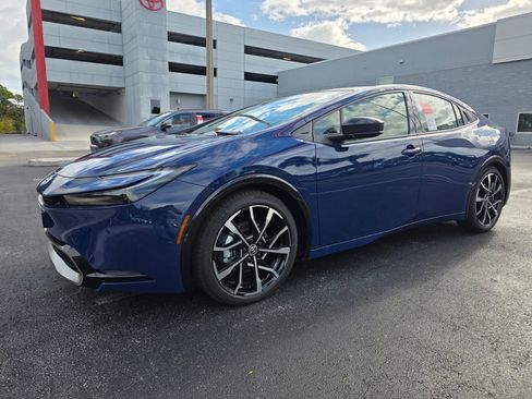 New 2026 Toyota Prius Plug-In Hybrid FWD image 3
