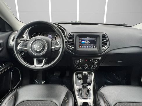 Used 2019 Jeep Compass Latitude image 15