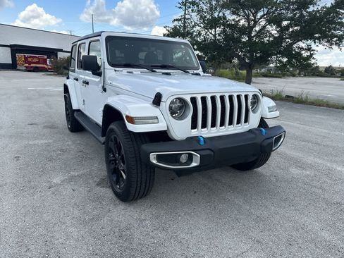 Certified 2022 Jeep Wrangler Unlimited Sahara AWD/4WD image 16