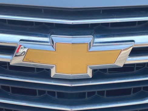 Used 2023 Chevrolet Traverse LT FWD image 29
