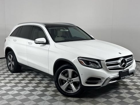 Used 2018 Mercedes-Benz GLC 300 w/ Multimedia Package image 2