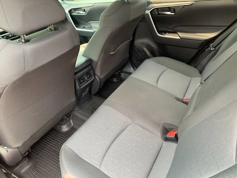 Used 2025 Toyota RAV4 XLE AWD/4WD image 14