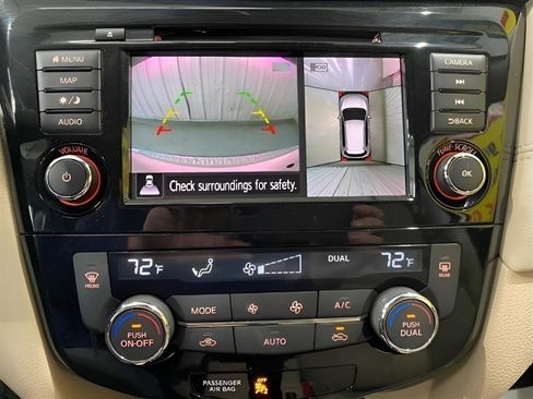 Used 2018 Nissan Rogue SL AWD/4WD image 11