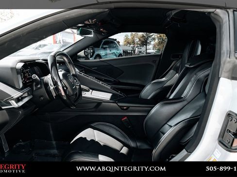 Used 2021 Chevrolet Corvette Stingray Coupe w/ 1LT RWD image 19