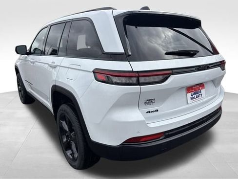 New 2025 Jeep Grand Cherokee Altitude AWD/4WD image 4