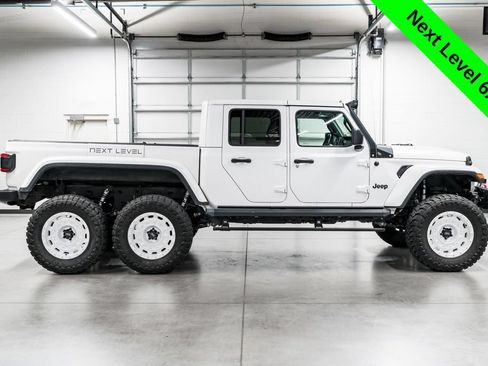 Used 2021 Jeep Gladiator Sport AWD/4WD image 2
