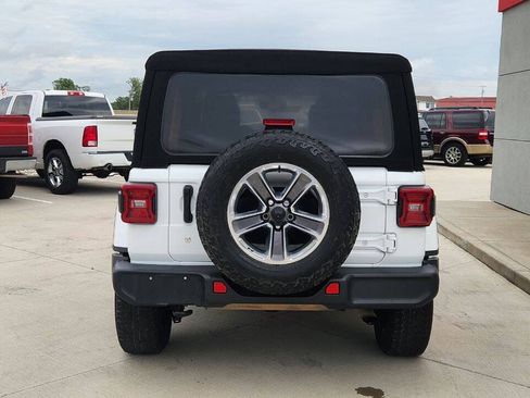 Used 2020 Jeep Wrangler Unlimited Sahara AWD/4WD image 5
