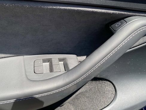 Used 2023 Tesla Model Y Long Range AWD/4WD image 16