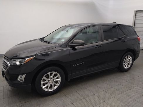 Used 2020 Chevrolet Equinox LS w/ LS Convenience Package FWD image 2