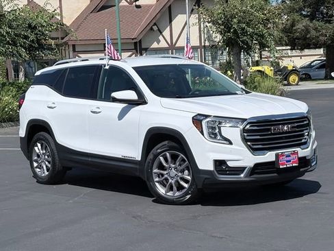Used 2023 GMC Terrain SLT w/ Tech Package AWD/4WD image 2