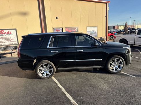 Used 2015 Cadillac Escalade Premium image 4